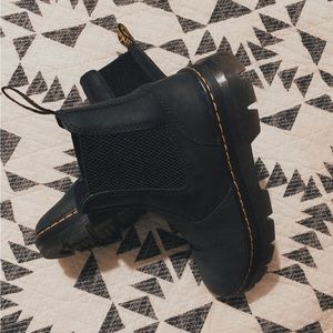 Doc marten Chelsea boots women’s size 6